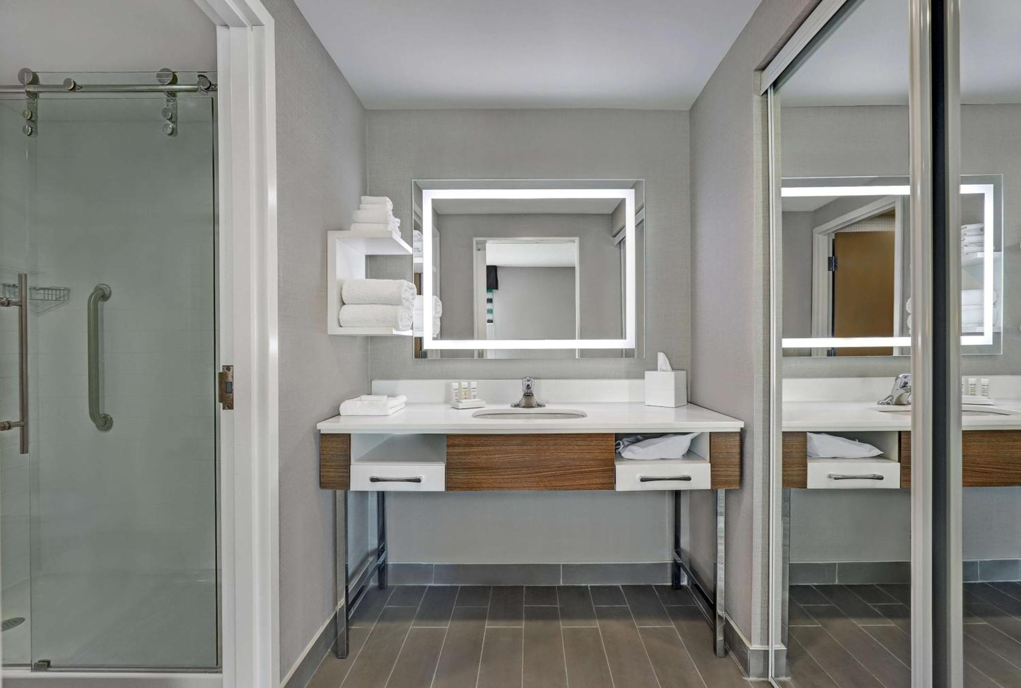 Hampton Inn & Suites Бельвиль Экстерьер фото