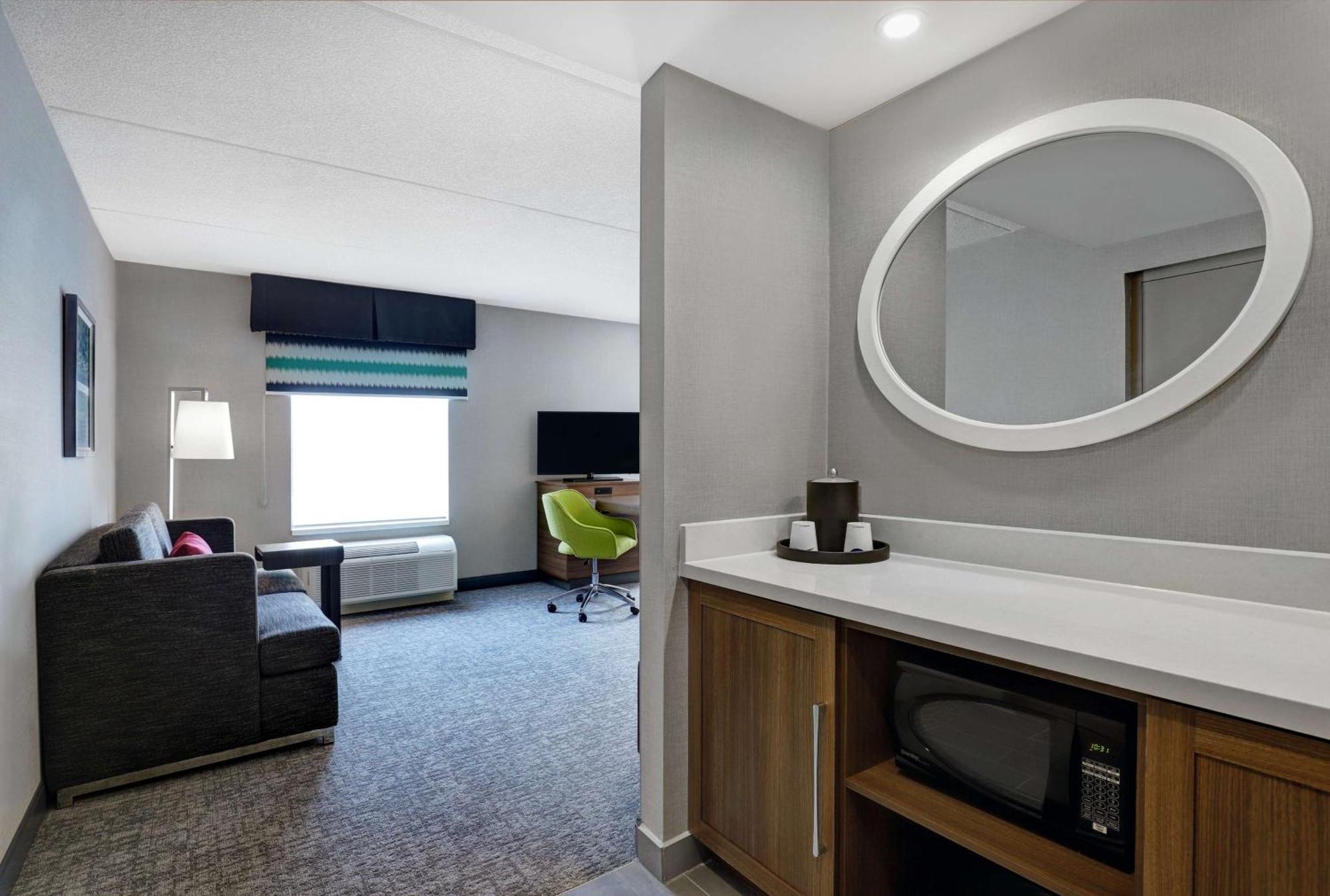 Hampton Inn & Suites Бельвиль Экстерьер фото