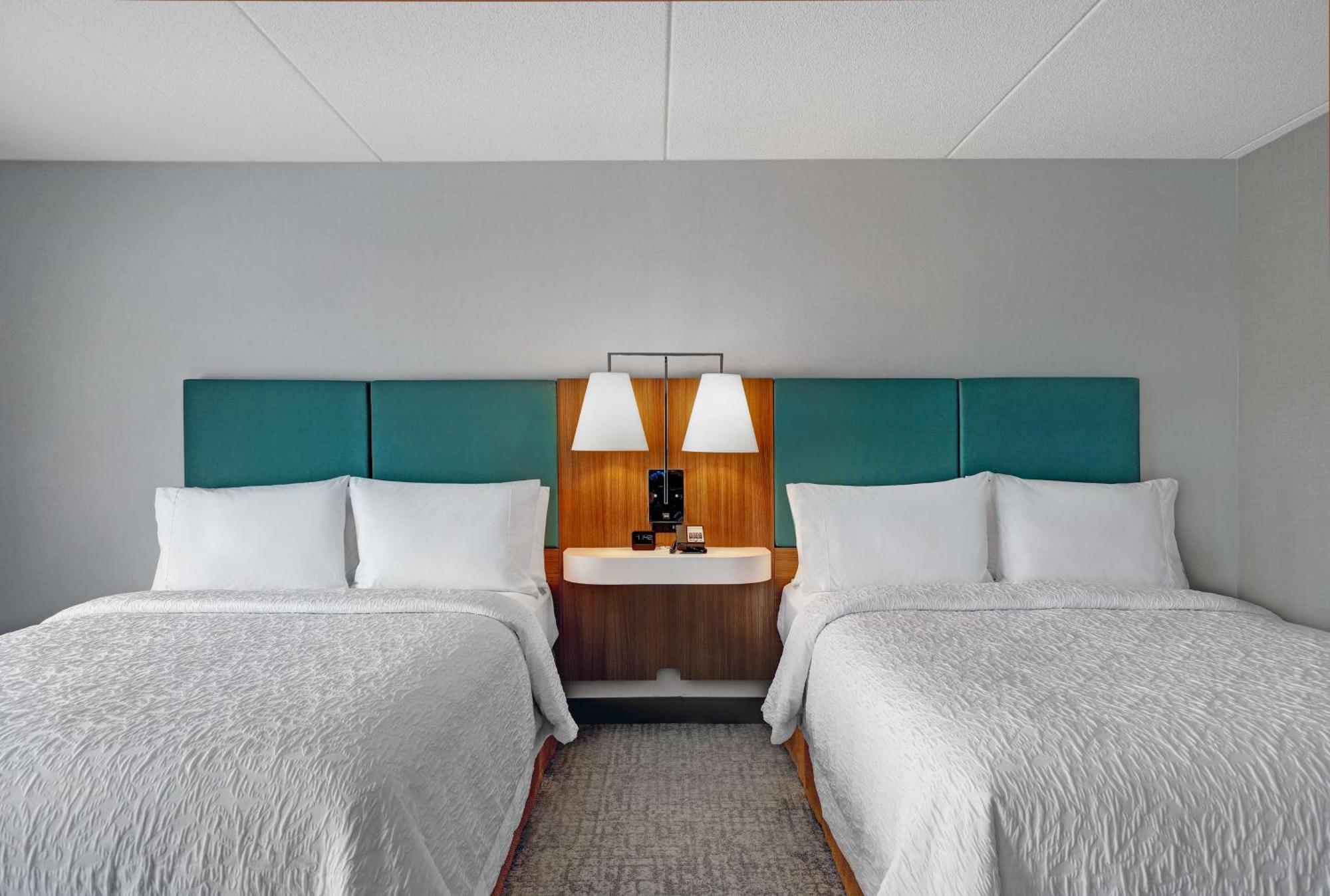 Hampton Inn & Suites Бельвиль Экстерьер фото