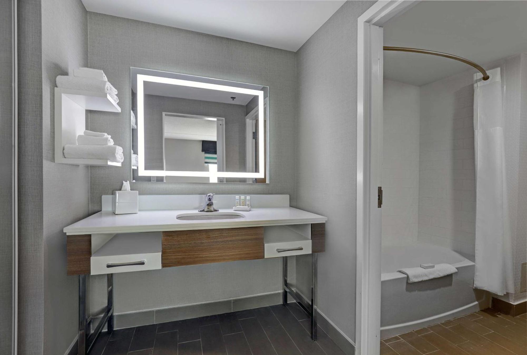 Hampton Inn & Suites Бельвиль Экстерьер фото