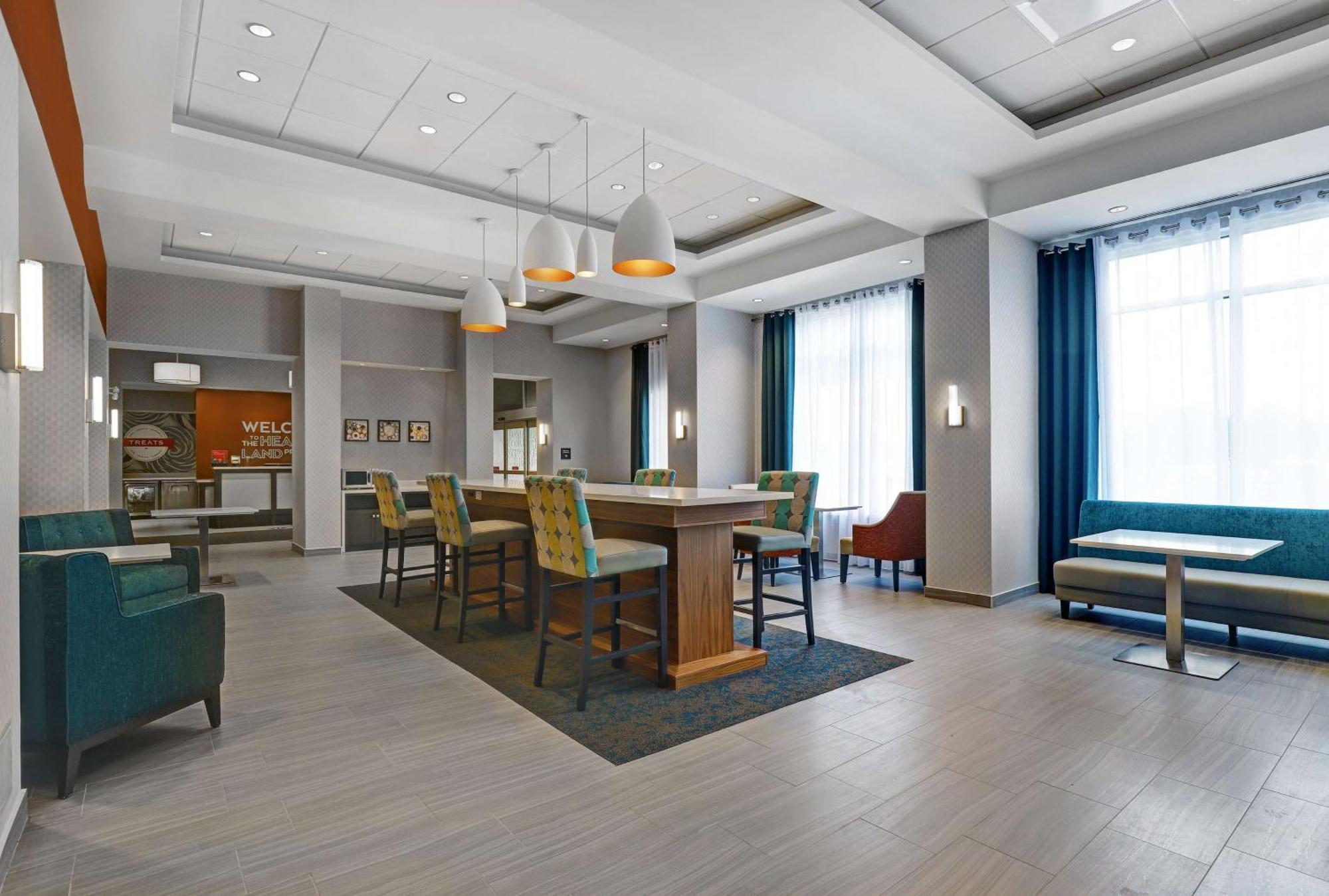 Hampton Inn & Suites Бельвиль Экстерьер фото