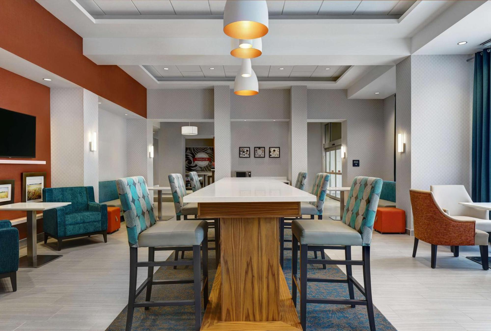 Hampton Inn & Suites Бельвиль Экстерьер фото
